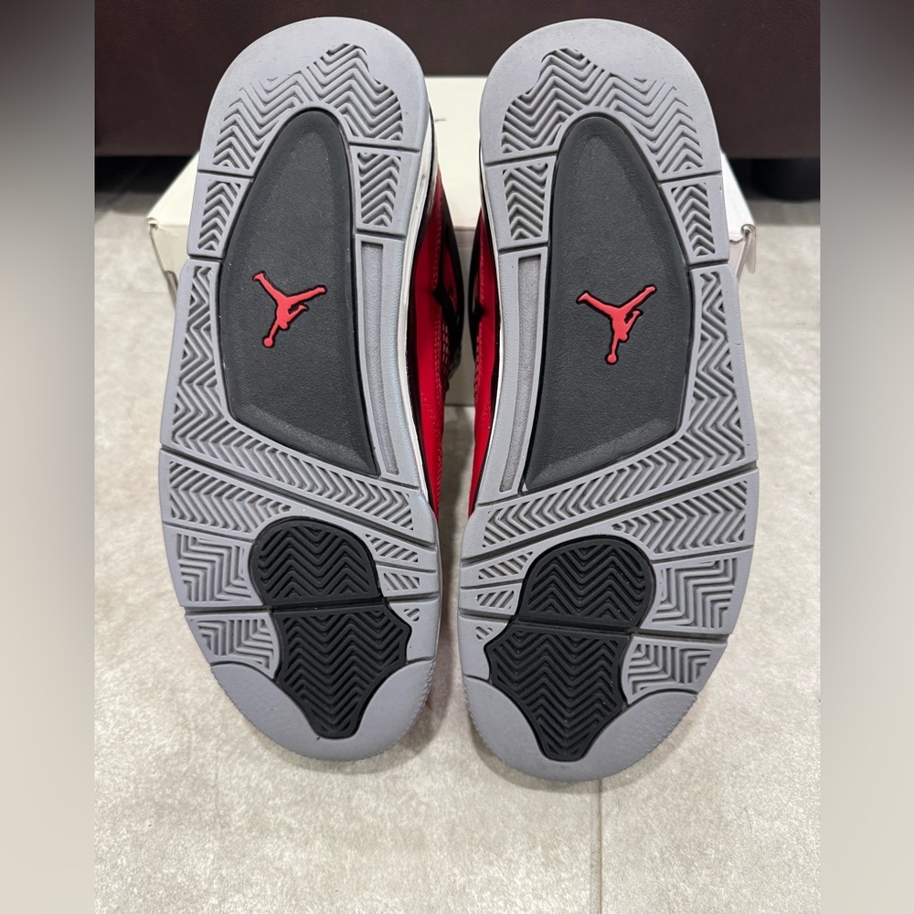 Size 8.5 - Jordan 4 Retro Toro Bravo 2013 - Picture 5 of 7